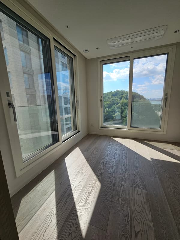 3-Room Han River View  Forest View High-End Officetel with Full Options, New 写真 5
