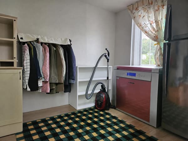3BR, 1BA, Net siz42m2, Realsonable Sale, Tenant Occupied, Move-in Available. Foto 5