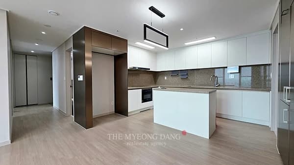 3-minute walk from Cheongnyangni Station, sky view, lunch and dinner provided photo 2