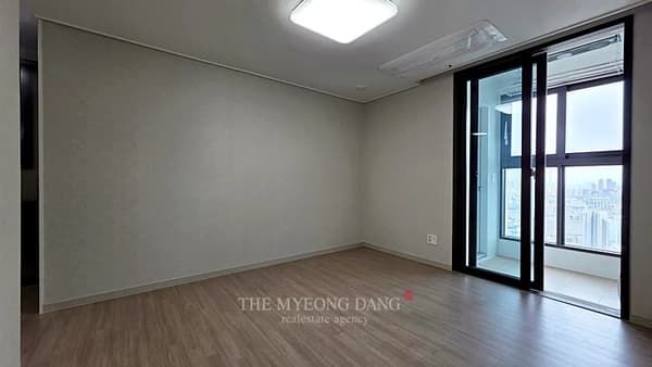 3-minute walk from Cheongnyangni Station, sky view, lunch and dinner provided photo 5