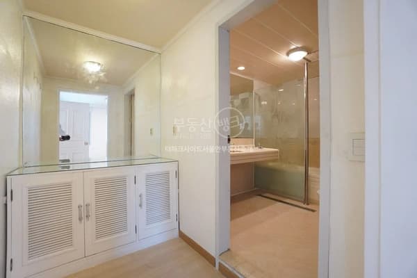 Near Grand Hyatt, A Spacious Villa with Great View 사진 5