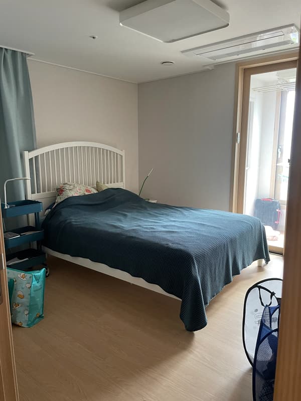 A Cozy 3-bedroom Apartment in a Big Apt Complex photo 5