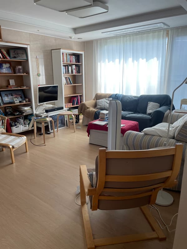 A Cozy 3-bedroom Apartment in a Big Apt Complex photo 2
