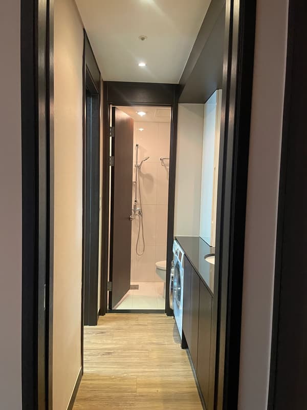 A Spacious 1.5-Bedroom Apartment Right In Front of the Metro Station photo 4