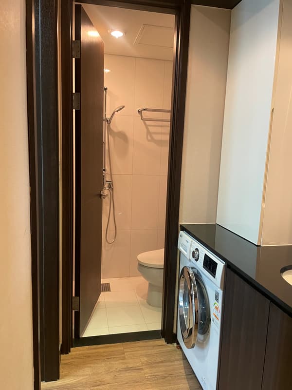 A Spacious 1.5-Bedroom Apartment Right In Front of the Metro Station photo 5