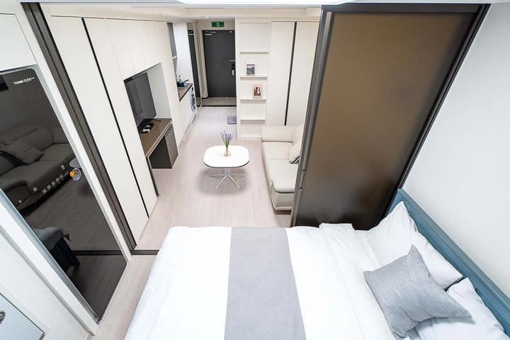 Small deposit and all furnished house in Seoul