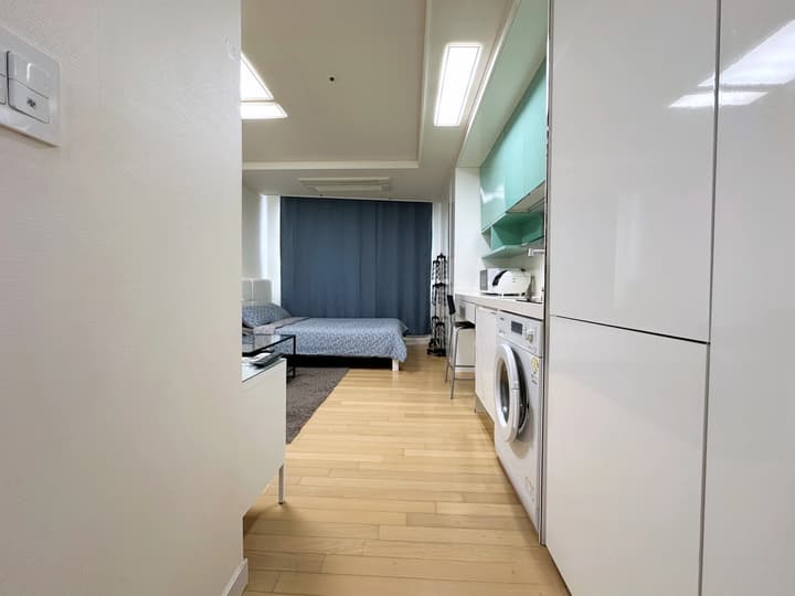 Small deposit and all furnished house in Seoul