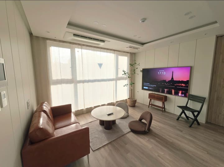 High-end, 2BR, 1BA, COEX, Fully Furnished, Available Jan, 2027, Pet friendly.