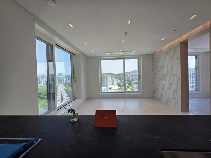 3-Room Han River View  Forest View High-End Officetel with Full Options, New