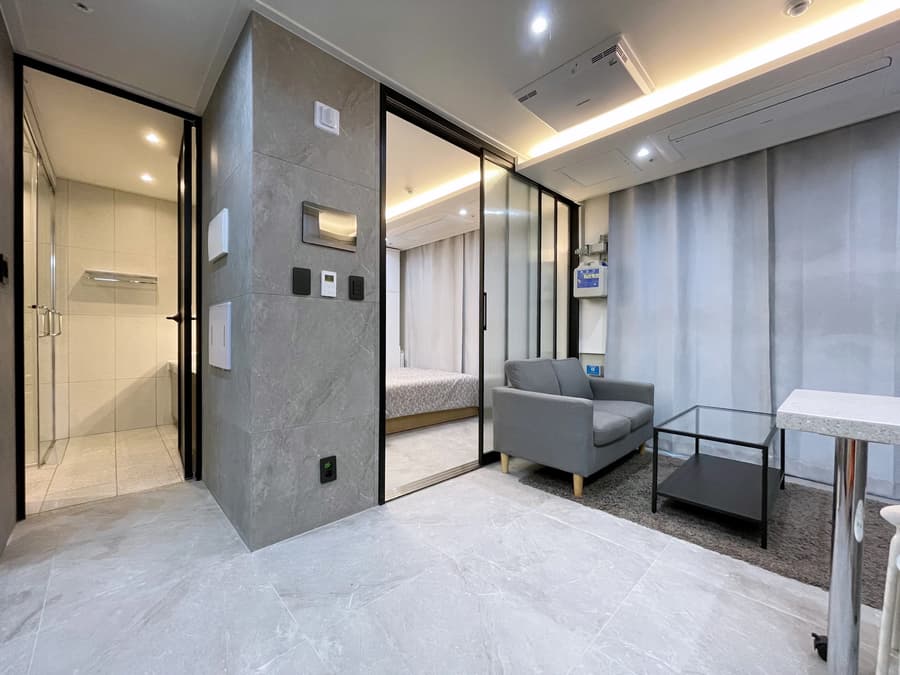 Small deposit and all furnished house in Seoul 1