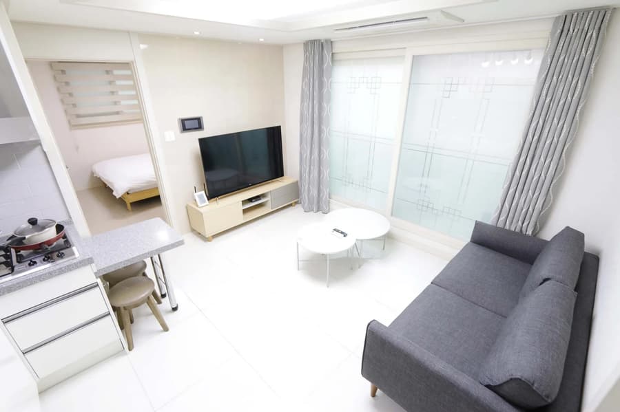 Small deposit and all furnished house in Seoul 1