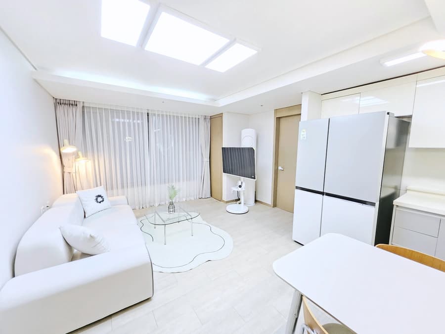 Small deposit and all furnished house in Seoul 1