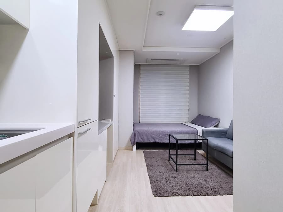 Small deposit and all furnished house in Seoul 1