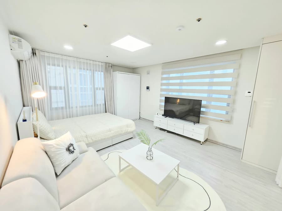 Small deposit and all furnished house in Seoul 2