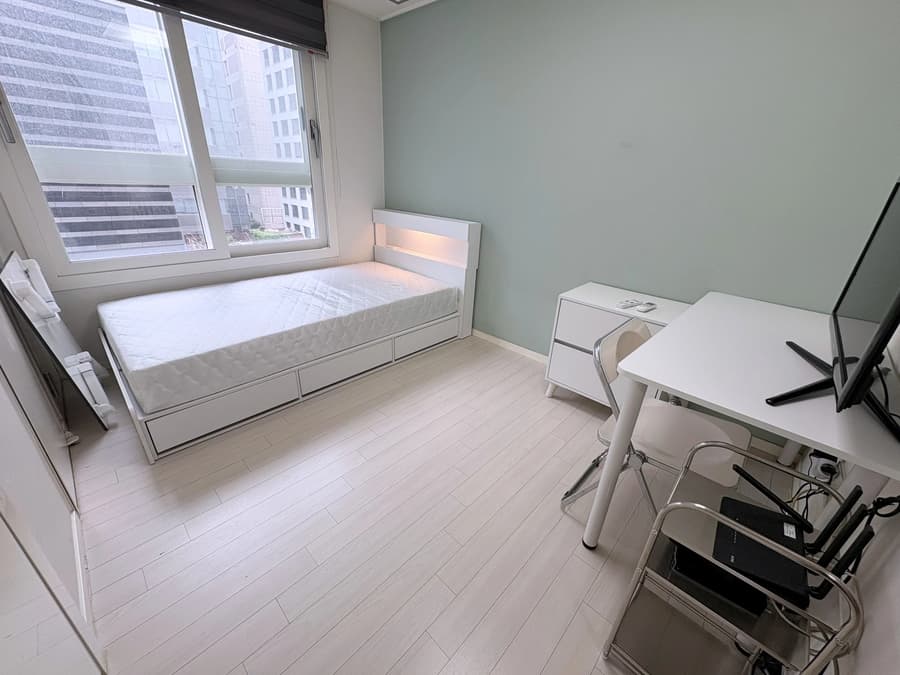 Small deposit and all furnished house in Seoul 1