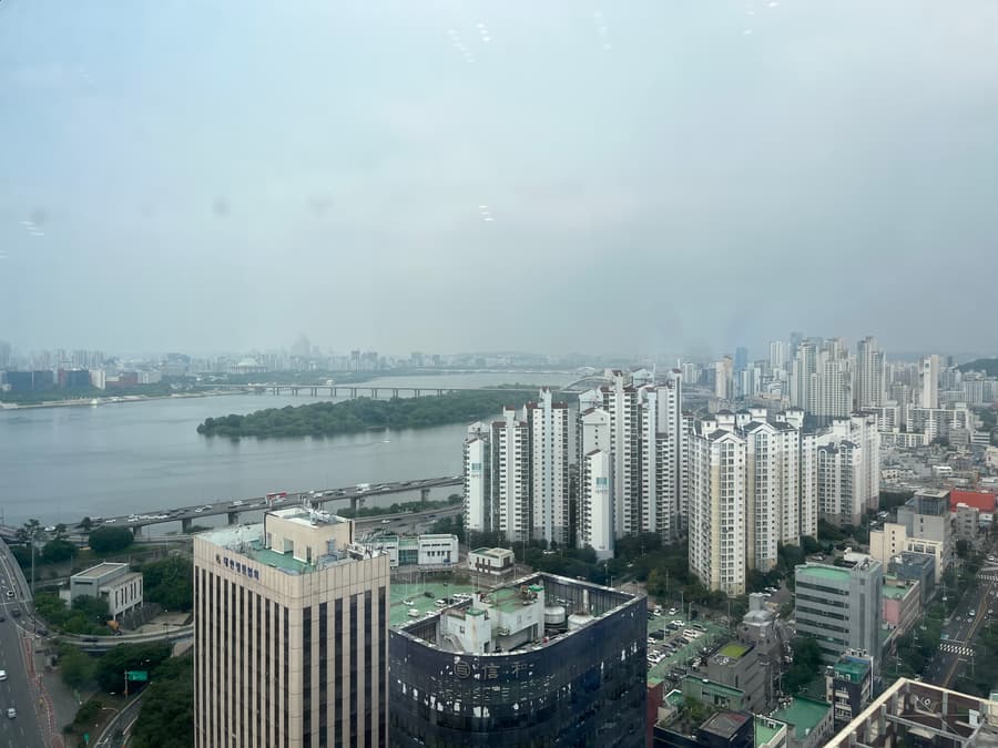 Brand New Apt, Just next to Mapo station. View, Available to move in from April. 1