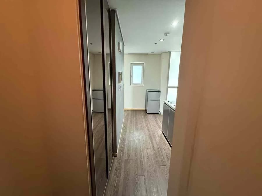 1 Minute Walk from Sinchon Station, Fully Furnished, Separate Room and Living Room 2