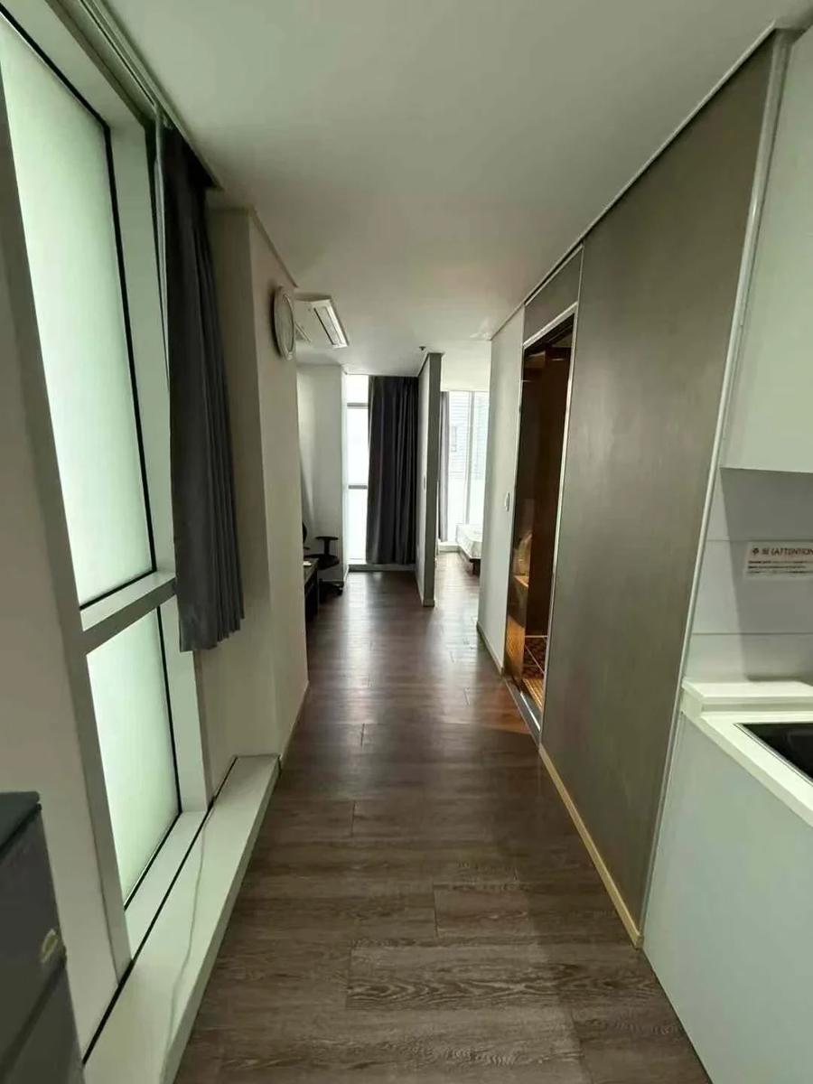 1 Minute Walk from Sinchon Station, Fully Furnished, Separate Room and Living Room 1