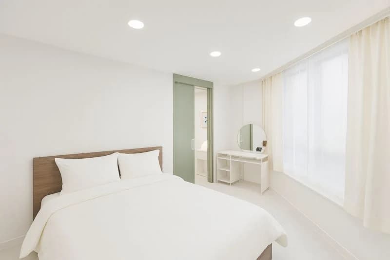 1-Minute Walk from Yangjae Station, 2BR, 1BA, Remodeled, Available After July 14 2