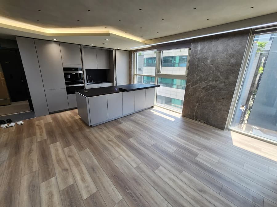 5 Minutes Walk from Yeoksam Station, Separate Type One-Room. Newly Built. 2