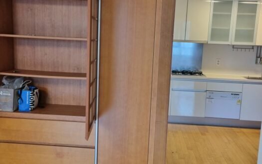 1BA, ARC, Near City Hall, Seodaemun and Seoul Station.