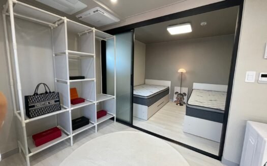 1.5BD, Fully Furnished, Near Ewha, Yonsei, Sinchon, with Terrace, Short-term 6mo.