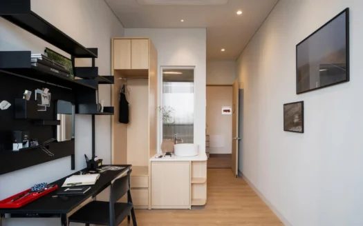 Studio Type, Brand New, Near Sinchon, Yonsei, Sogang. 5M won Deposit.