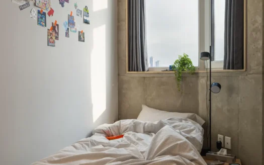 Compact Type, Brand New, Near Sinchon, Yonsei, Sogang. 5M won Deposit.