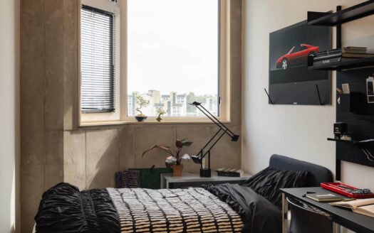 Studio Type, Brand New, Near Sinchon, Yonsei, Sogang. 5M won Deposit.