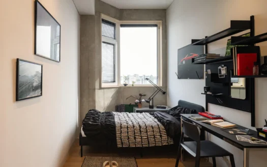 Studio Type, Brand New, Near Sinchon, Yonsei, Sogang. 5M won Deposit.