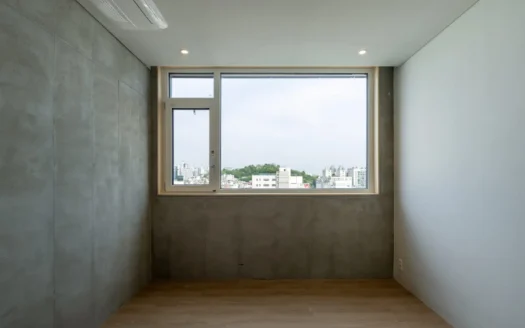 Alpha Type, Brand New, Near Sinchon, Yonsei, Sogang. 20M won Deposit.
