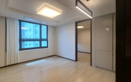 2BR, 1BA, 54m2, Available immediately.