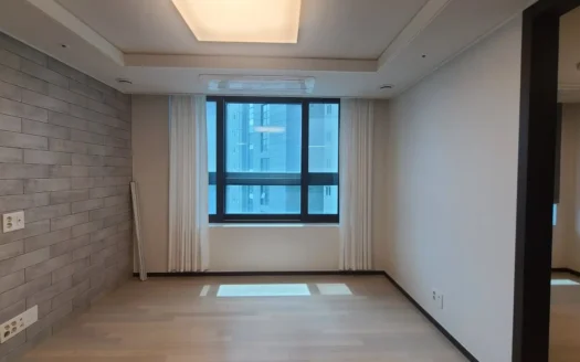 2BR, 1BA, 54m2, Available immediately.