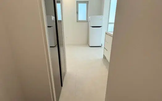 Large, Remodeled, Near Sinchon Subway Station.