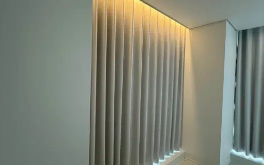 Large, Remodeled, Near Sinchon Subway Station.