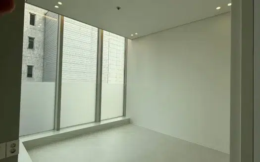 Large, Remodeled, Near Sinchon Subway Station.
