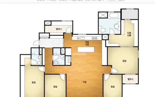 New High-rise Apt, 4BR, 2BA, Marble Floor. Available Immediately. No Rent with Only High Deposit.
