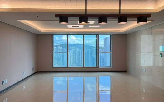 New High-rise Apt, 4BR, 2BA, Marble Floor. Available Immediately. No Rent with Only High Deposit.