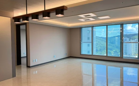New High-rise Apt, 4BR, 2BA, Marble Floor. Available Immediately. No Rent with Only High Deposit.