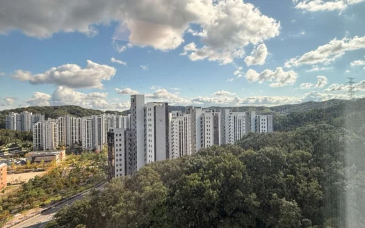 New High-rise Apt, 4BR, 2BA, Marble Floor. Available Immediately. No Rent with Only High Deposit.