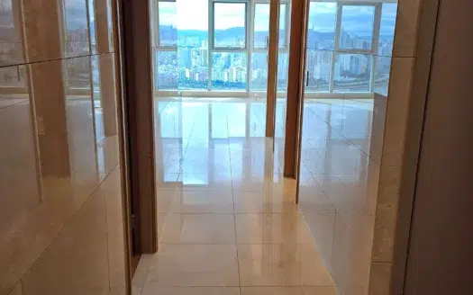 Incredible River View, 3BR, 2BA.