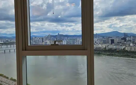 Incredible River View, 3BR, 2BA.