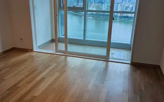 Incredible River View, 3BR, 2BA.