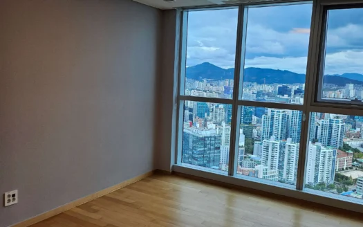 Incredible River View, 3BR, 2BA.