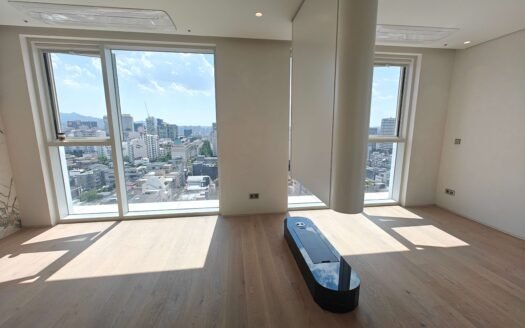 Stylish Luxury Apartment with Stunning Views in a Highly Popular Residence