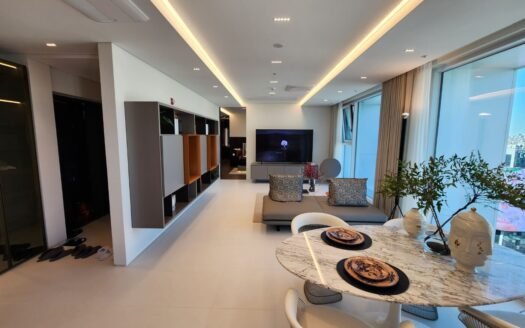 Ultra-Luxury Newly Built Apartment Near the Trendy Sinsa–Apgujeong Hotspot