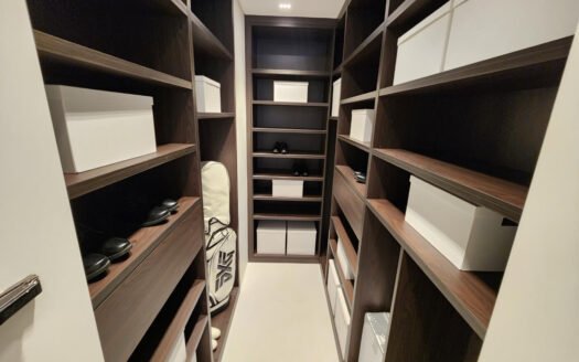 Ultra-Luxury Newly Built Apartment Near the Trendy Sinsa–Apgujeong Hotspot