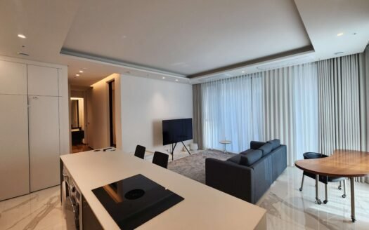 Luxury Apartment Near Gangnam-gu Office Station with White Marble Flooring