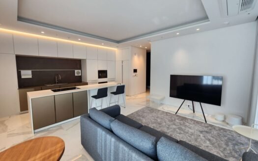 Luxury Apartment Near Gangnam-gu Office Station with White Marble Flooring